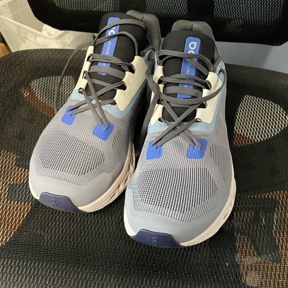 On Running Cloudstratus Sneakers in Gray and Blue